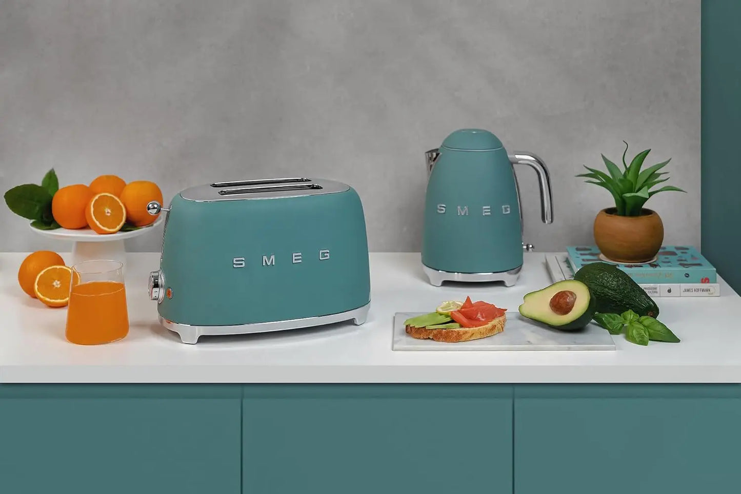 SMEG Toaster with Crumb Tray (Jade)